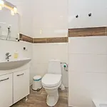Bed and Breakfast Karat Ii *