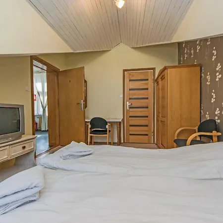 Nocleg ze śniadaniem Karat Ii *