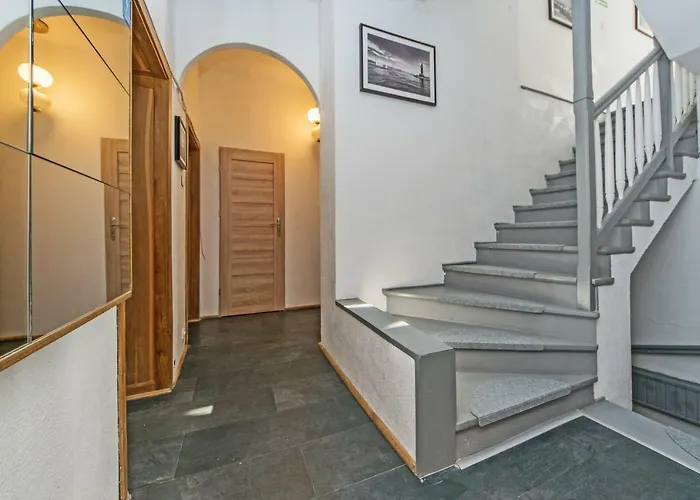 Alojamento de Acomodação e Pequeno-almoço Karat Ii *