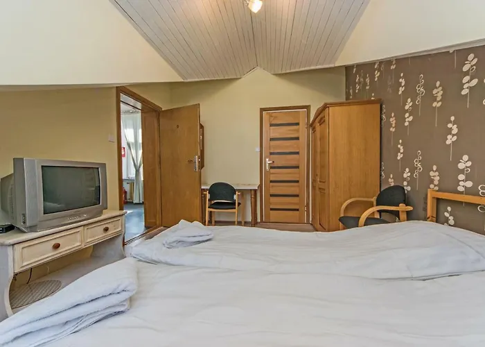 Alojamento de Acomodação e Pequeno-almoço Karat Ii *