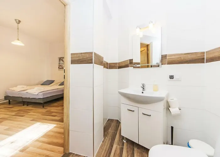 Alojamento de Acomodação e Pequeno-almoço Karat Ii