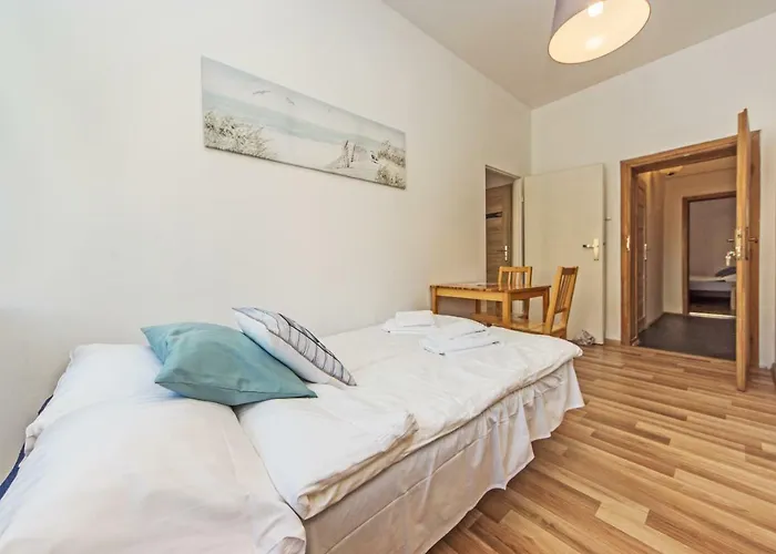 Alojamento de Acomodação e Pequeno-almoço Karat Ii